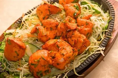 Курица по-тайски в соусе с кинзой