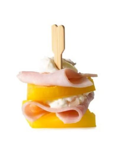 Канапе с ветчиной и ананасом