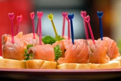 Канапе с копченым лососем