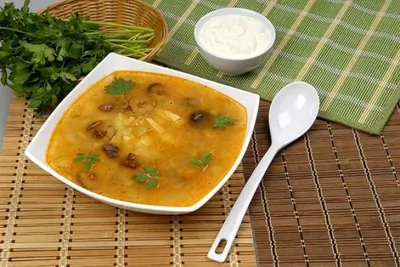 Грибной борщ с черносливом