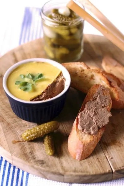 Запеченный паштет из куриной печени с бренди