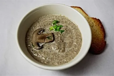 Суп-пюре из шампиньонов или белых грибов