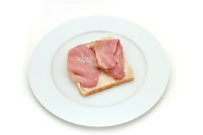 Бутерброды с копченой корейкой под хреном