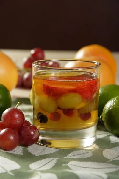 Лимонное желе с фруктами