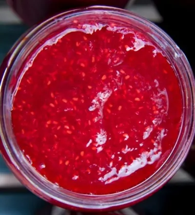 Соус из ягод с вином