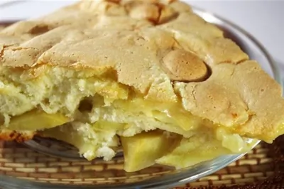 Пирог на скорую руку со сгущенным молоком