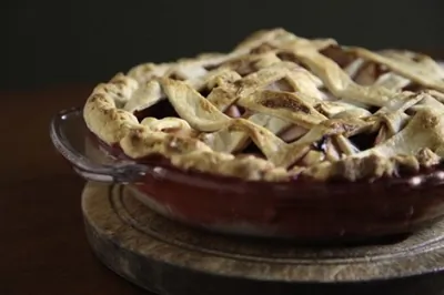 Сладкий пирог из дрожжевого теста