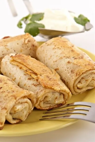 Блинчики с морковью, изюмом и урюком