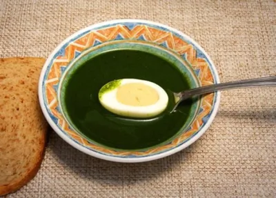 Щи зеленые с яйцом