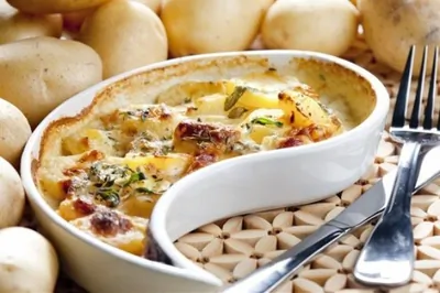 Филе судака, запеченное с картофелем в сметане