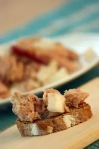 Канапе с тунцом