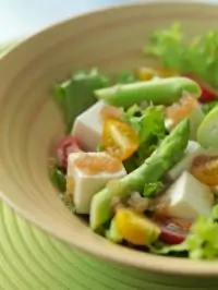 Салат со спаржей, ветчиной и майонезом