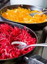 Свекла, тушеная в сметане