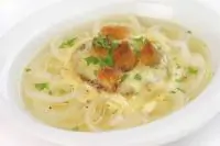 Суп луковый по-французски