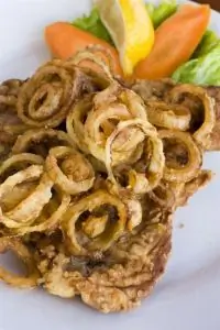 Бифштекс с луком