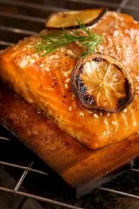 Форель с кунжутом