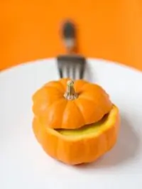 Сырное фондю в тыкве