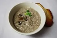 Суп-пюре из шампиньонов или белых грибов