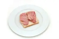 Бутерброды с копченой корейкой под хреном