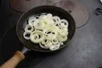 Лук репчатый жареный