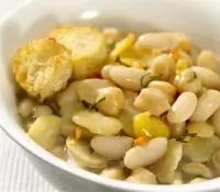 Фасоль с маслом и луком