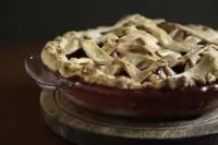 Сладкий пирог из дрожжевого теста