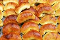 Пирожки из пресного теста