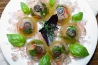 Свиные отбивные во фруктовом желе