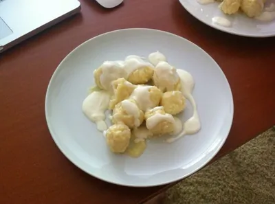 Ленивые вареники со сметаной