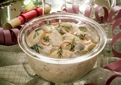 Салат из картофеля и копченой скумбрии