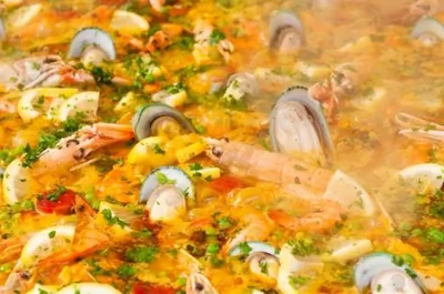 Рис с креветками, мидиями и морским чертом