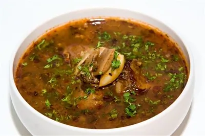 Зеленый борщ с рисом