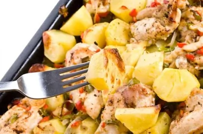 Курица с чесноком, лимоном и картофелем