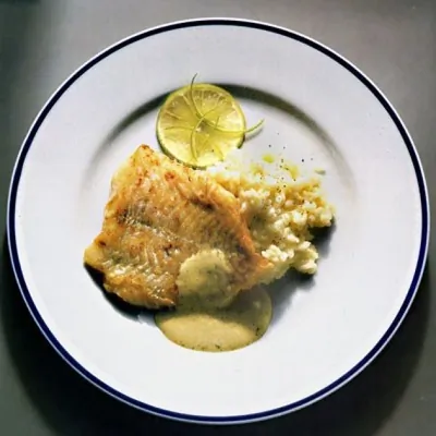 Морской окунь с фенхелем и кисло-сладким рисом