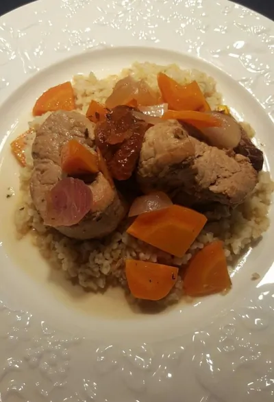 Телятина, тушенная с помидорами и белым вином