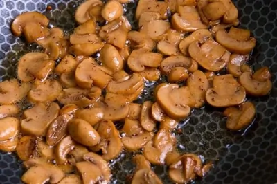 Грибы тушеные