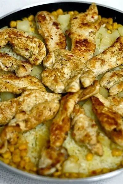 Курица по луизиански с рисом и ананасом