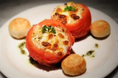 Помидоры с сыром и соусом бешамель