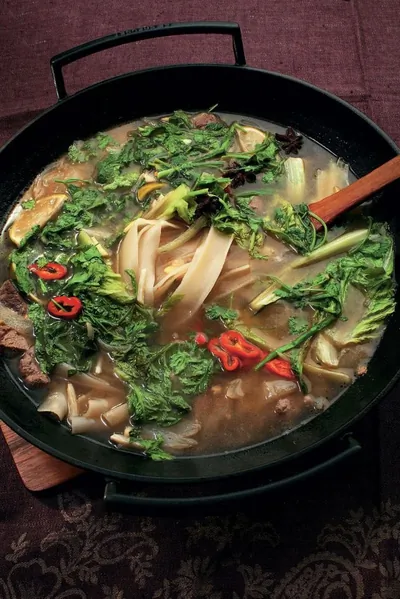 Суп с рисовой лапшой и бараниной