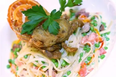 Спагетти с горошком и ракушками