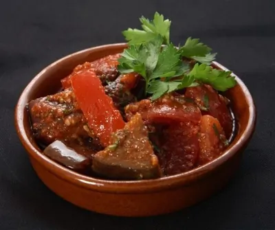 Баклажаны в томатном соусе