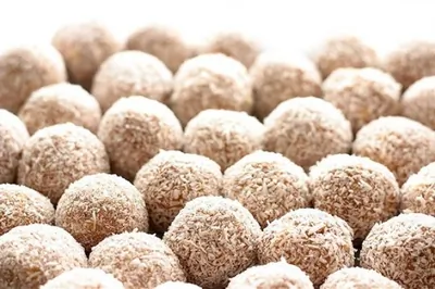 Миндальные шарики с лимонной цедрой