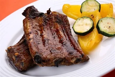 Свиные ребрышки по деревенски с острым перцем