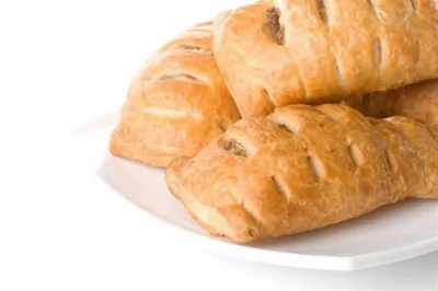 Фаршированные грибами и тимьяном куриные грудки в тесте