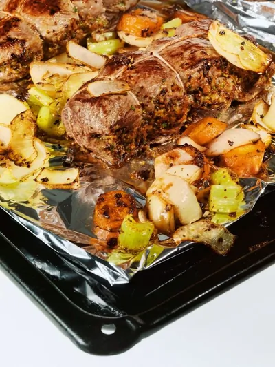 Баранина с горчицей и анчоусами