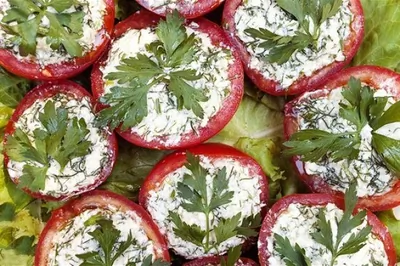 Помидоры, фаршированные творогом