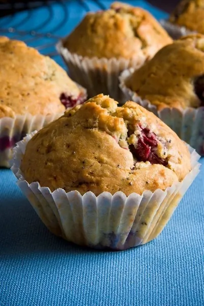 Вишневые кексы с белым шоколадом