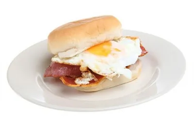 Горячие бутерброды с яичницей