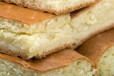 Капустный пирог с яйцами на сметанном тесте