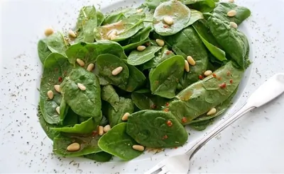 Салат из шпината